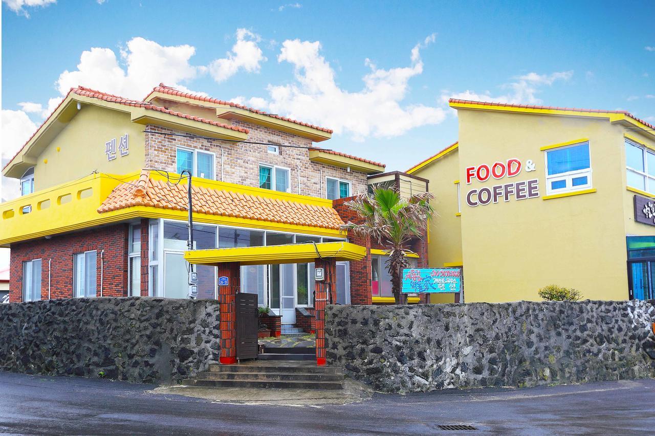Gyeryonggil Pension Jeju Exterior foto