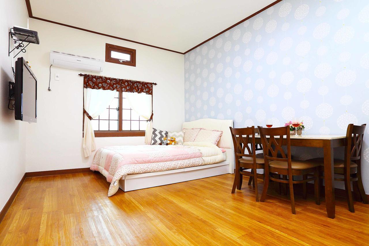 Gyeryonggil Pension Jeju Exterior foto